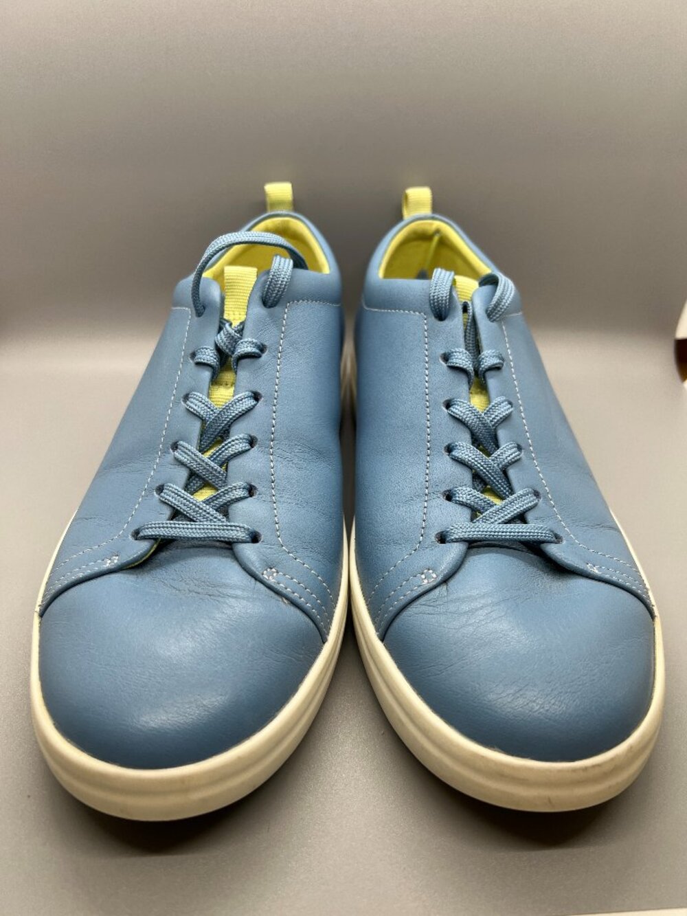 Vionic Paisley Leather Low Top Sneakers Tennis Shoes Women's Size 9.5 M Sky Blue - Picture 3 of 12